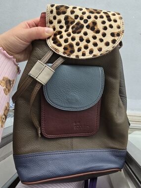 🌸Multi-Color Women’s Leather Backpack with Leopard Flap🦋